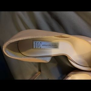 Inc heel nude. Barely worn. No scuffing.
